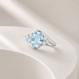 Classic Oval Halo Ring in 10K Gold