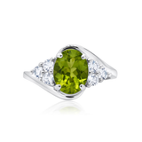 Classic Oval Halo Ring in 10K Gold